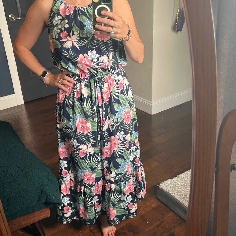 Size small floral maxi dress.